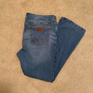 Women’s Plus Wrangler Retro Mae Jeans